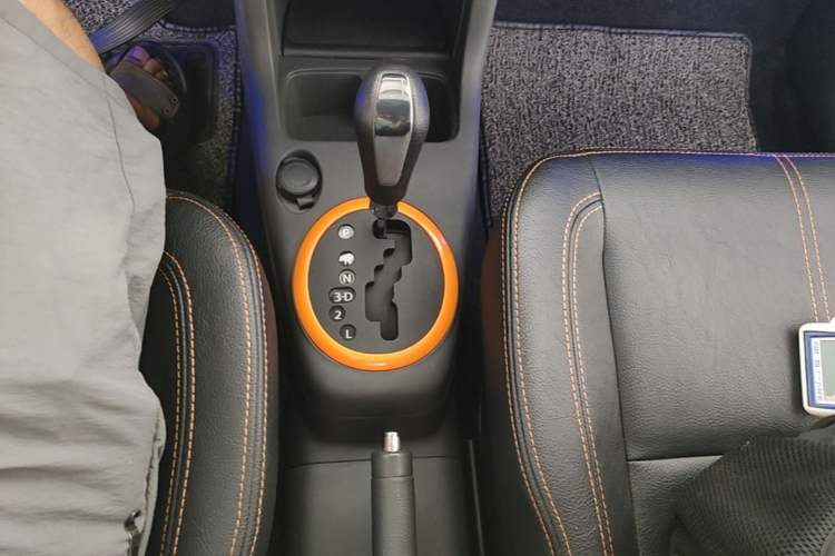 Used Suzuki Swift 2016 1.5L Automatic Fashionable Coolplay Edition Gear Lever