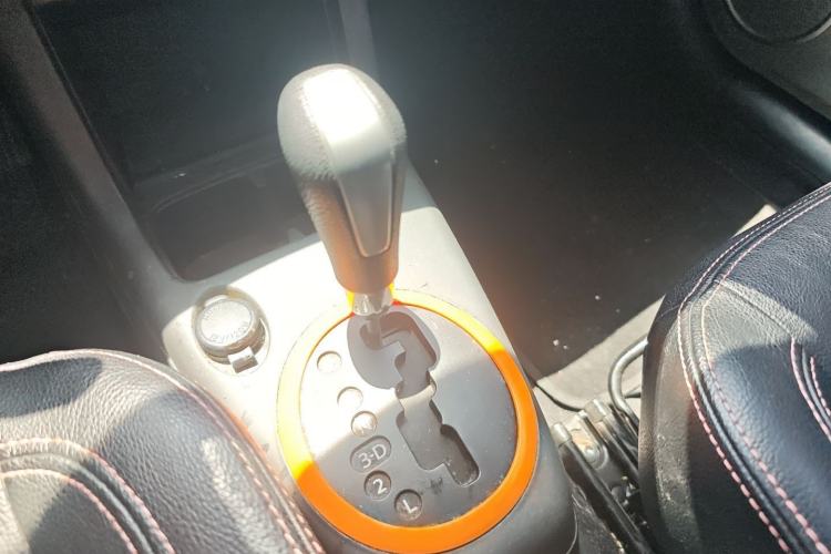 Used Suzuki Swift 2016 1.5L Automatic Fashionable Coolplay Edition Gear Lever