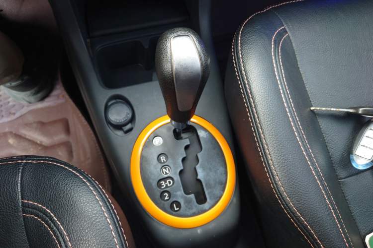 Used Suzuki Swift 2016 1.5L Automatic Fashionable Coolplay Edition Gear Lever