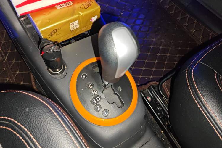 Used Suzuki Swift 2016 1.5L Automatic Fashionable Coolplay Edition Gear Lever