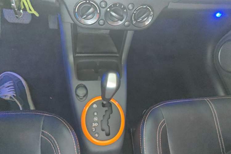 Used Suzuki Swift 2016 1.5L Automatic Fashionable Coolplay Edition Gear Lever