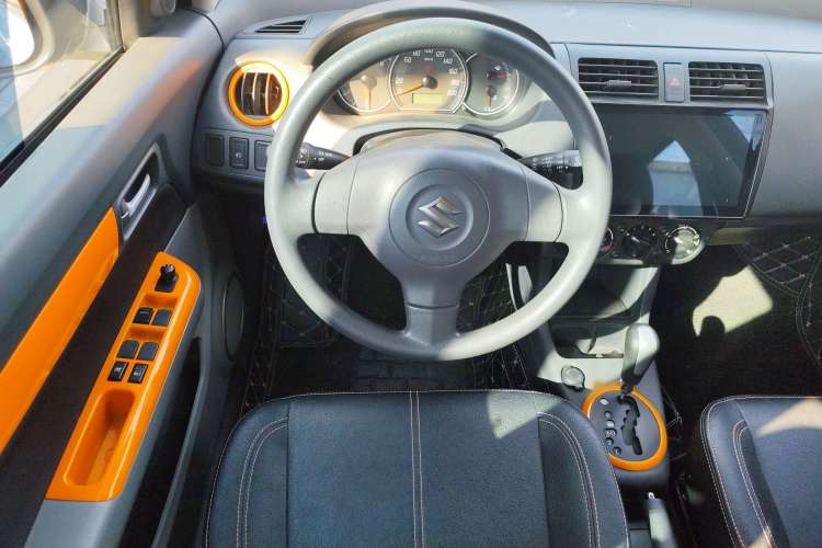 Used Suzuki Swift 2016 1.5L Automatic Fashionable Coolplay Edition Interior 4