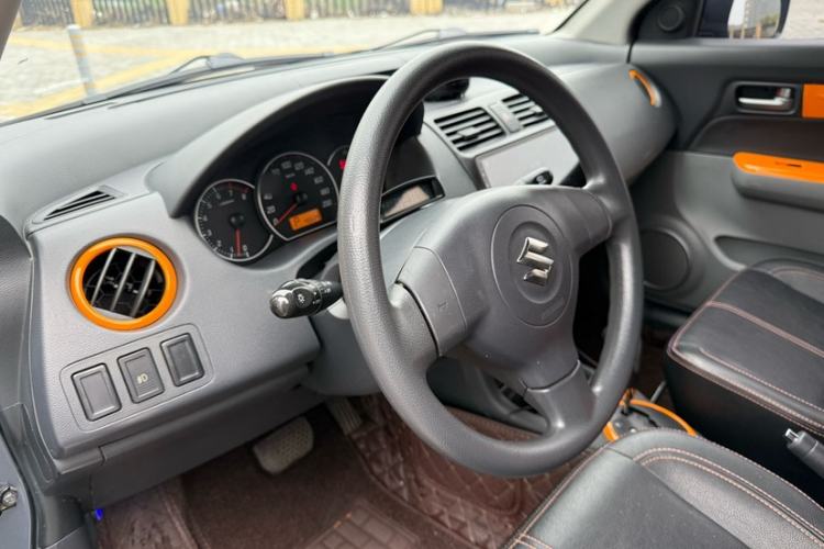 Used Suzuki Swift 2016 1.5L Automatic Fashionable Coolplay Edition Interior 6