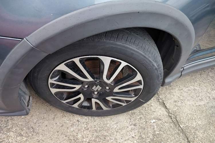 Used Suzuki Swift 2016 1.5L Automatic Fashionable Coolplay Edition Left Front Wheel Hub