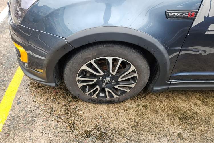Used Suzuki Swift 2016 1.5L Automatic Fashionable Coolplay Edition Left Front Wheel Hub