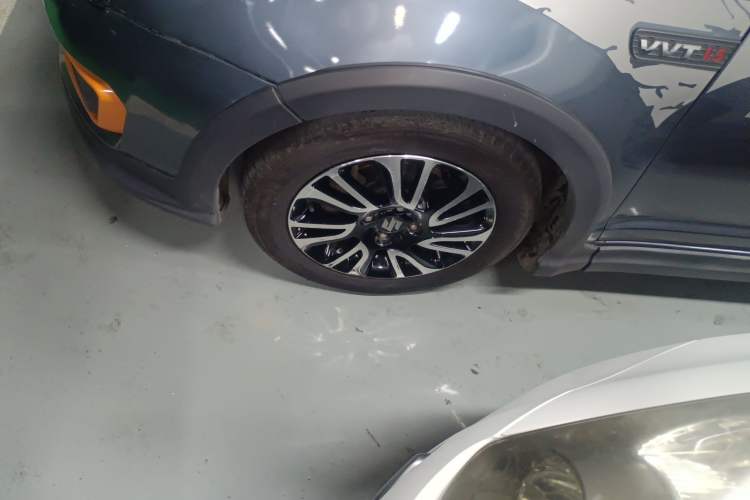 Used Suzuki Swift 2016 1.5L Manual Fashion Edition Cool Play Version Left Front Wheel Hub