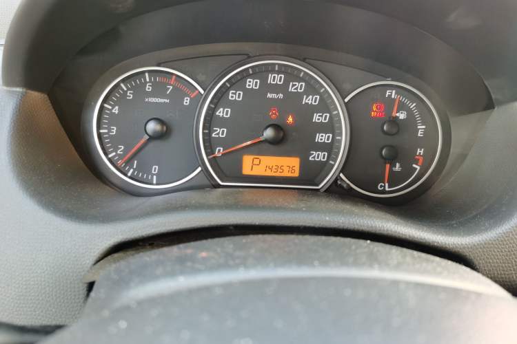Used Suzuki Swift 2016 1.5L Automatic Fashionable Coolplay Edition Odometer Close Up