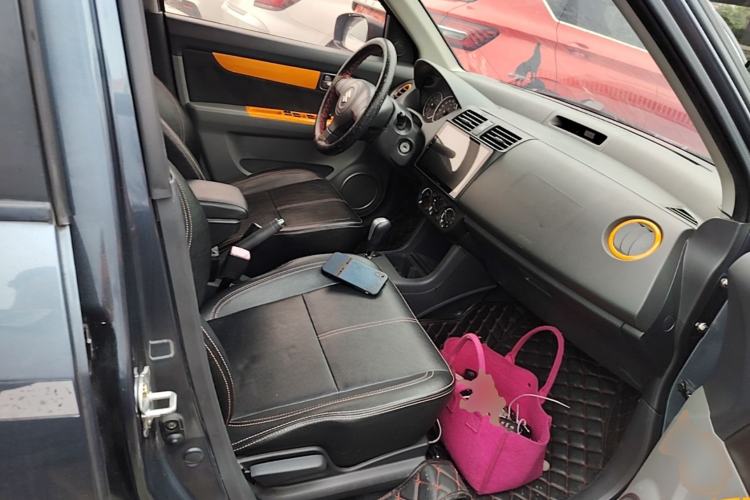 Used Suzuki Swift 2016 1.5L Automatic Fashionable Coolplay Edition Right Front Seat