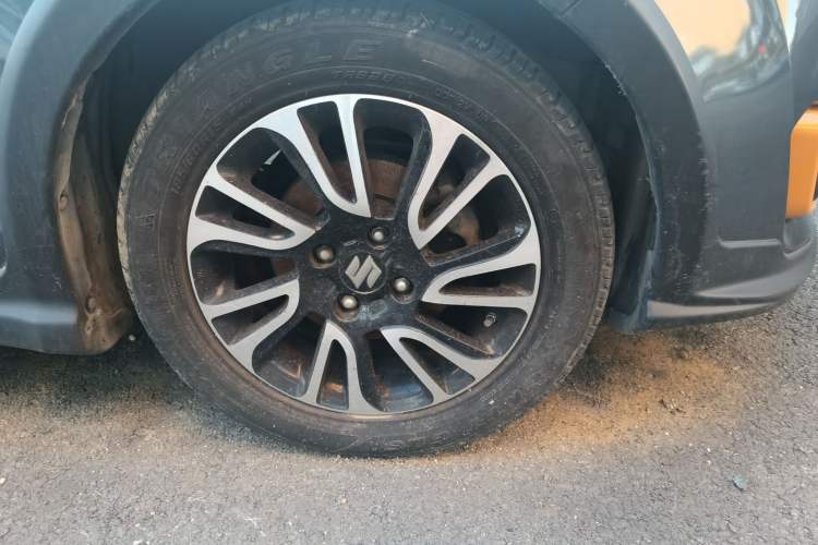 Used Suzuki Swift 2016 1.5L Manual Fashion Edition Cool Play Version Right Front Wheel Hub