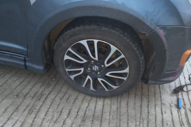 Used Suzuki Swift 2016 1.5L Manual Fashion Edition Cool Play Version Right Front Wheel Hub