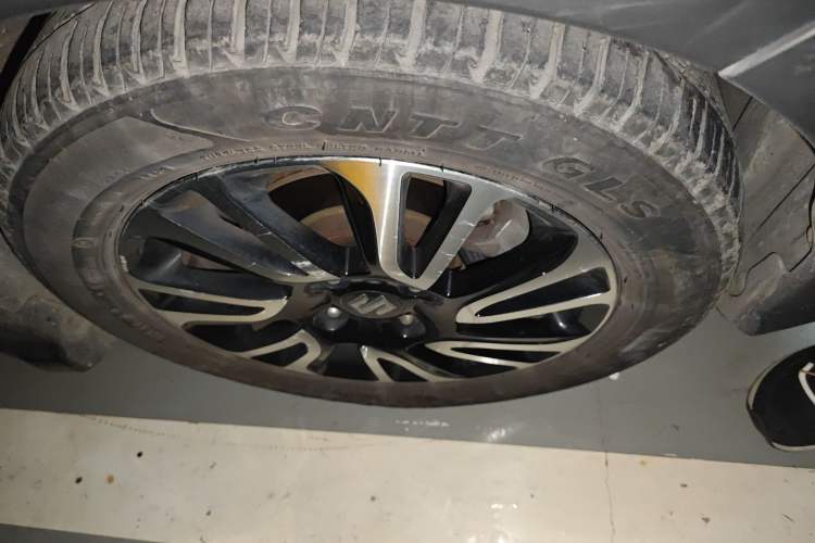 Used Suzuki Swift 2016 1.5L Automatic Fashionable Coolplay Edition Right Front Wheel Hub