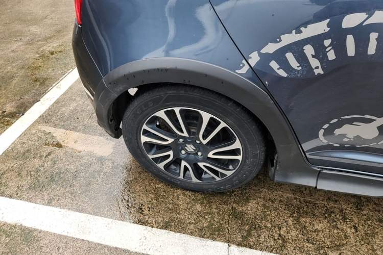 Used Suzuki Swift 2016 1.5L Automatic Fashionable Coolplay Edition Right Rear Wheel Hub