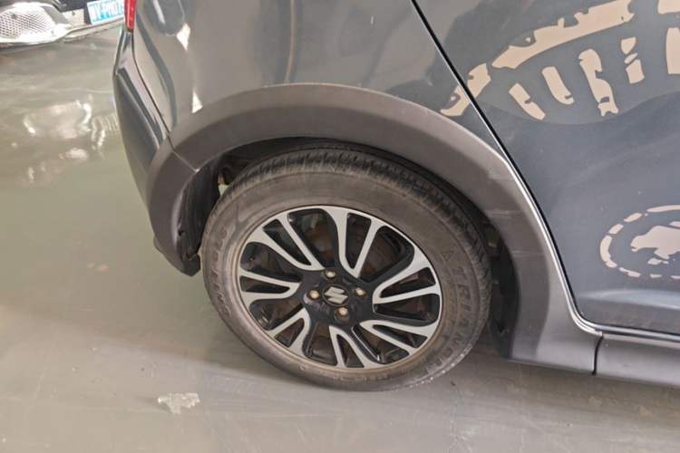 Used Suzuki Swift 2016 1.5L Automatic Fashionable Coolplay Edition Right Rear Wheel Hub