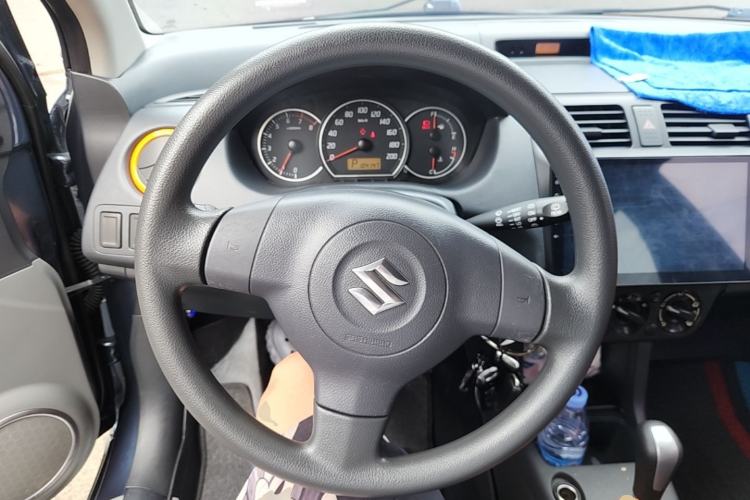Used Suzuki Swift 2016 1.5L Automatic Fashionable Coolplay Edition Steering Wheel