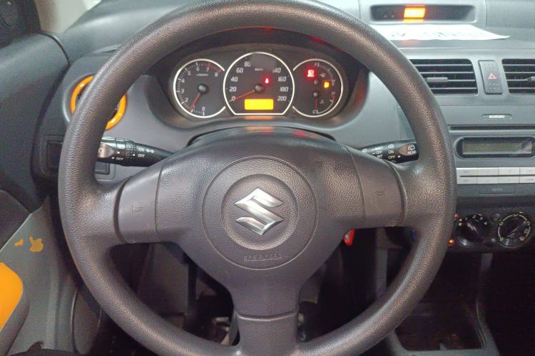 Used Suzuki Swift 2016 1.5L Manual Fashion Edition Cool Play Version Steering Wheel