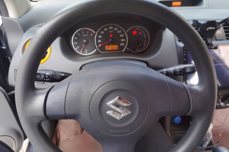 Used Suzuki Swift 2016 1.5L Automatic Fashionable Coolplay Edition Steering Wheel