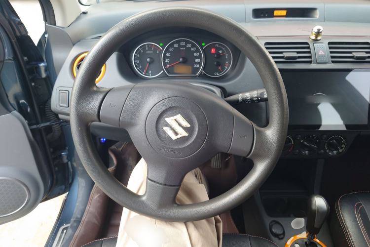 Used Suzuki Swift 2016 1.5L Automatic Fashionable Coolplay Edition Steering Wheel