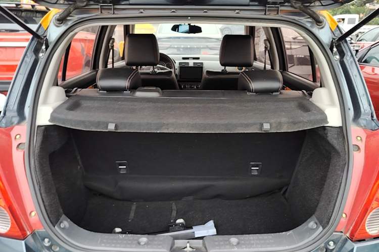 Used Suzuki Swift 2016 1.5L Automatic Fashionable Coolplay Edition Trunk
