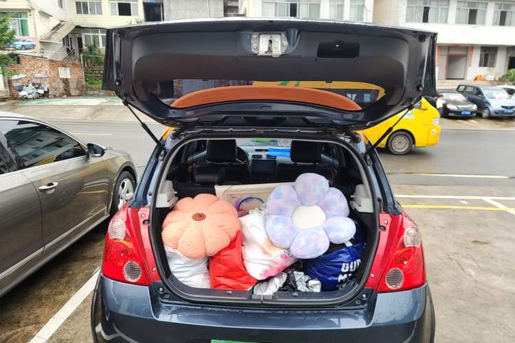 Used Suzuki Swift 2016 1.5L Automatic Fashionable Coolplay Edition Trunk