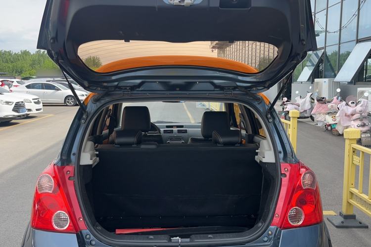 Used Suzuki Swift 2016 1.5L Automatic Fashionable Coolplay Edition Trunk