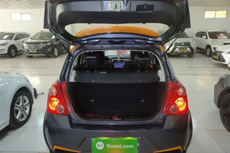 Used Suzuki Swift 2016 1.5L Automatic Fashionable Coolplay Edition Trunk
