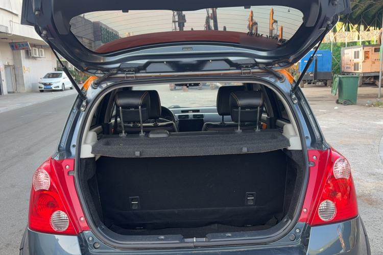 Used Suzuki Swift 2016 1.5L Automatic Fashionable Coolplay Edition Trunk