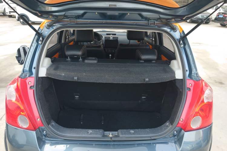 Used Suzuki Swift 2016 1.5L Automatic Fashionable Coolplay Edition Trunk