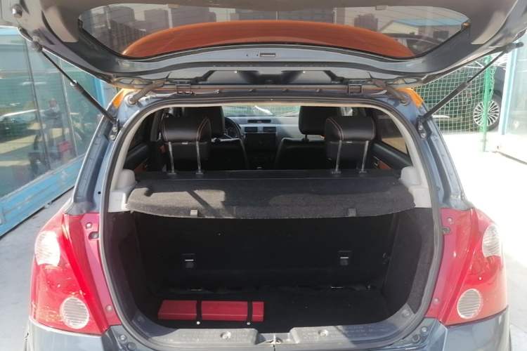 Used Suzuki Swift 2016 1.5L Automatic Fashionable Coolplay Edition Trunk