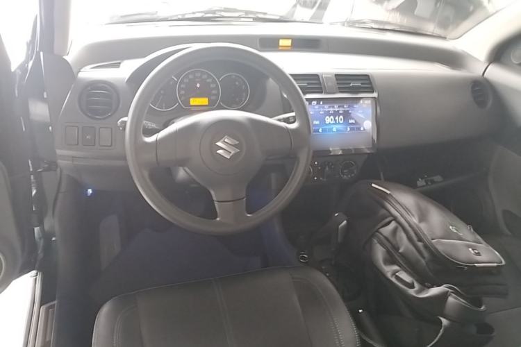 Used Suzuki Swift 2016 1.5L Automatic Fashionable Coolplay Edition Center Console