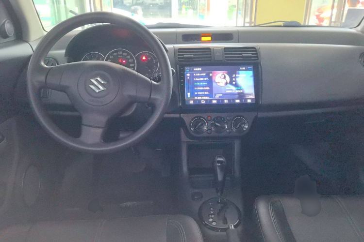 Used Suzuki Swift 2016 1.5L Automatic Fashionable Coolplay Edition Center Console