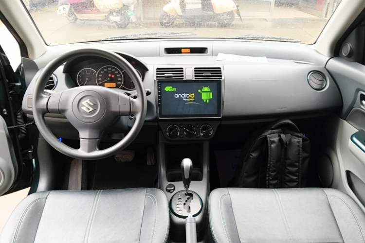 Used Suzuki Swift 2016 1.5L Automatic Fashionable Coolplay Edition Center Console