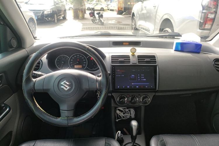 Used Suzuki Swift 2016 1.5L Automatic Fashionable Coolplay Edition Center Console