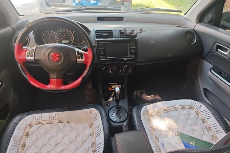 Used Suzuki Swift 2016 1.5L Automatic Fashionable Coolplay Edition Center Console