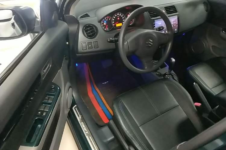Used Suzuki Swift 2016 1.5L Automatic Fashionable Coolplay Edition Driver Seat