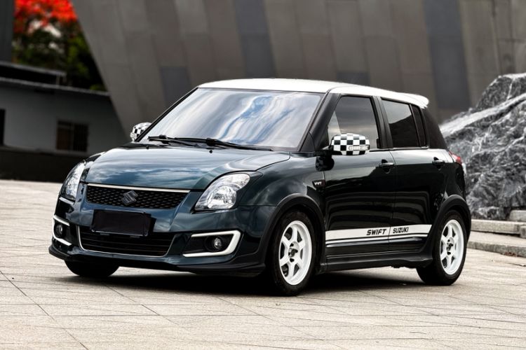 Used Suzuki Swift 2016 1.5L Manual Fashion Edition Cool Play Version Exterior 1