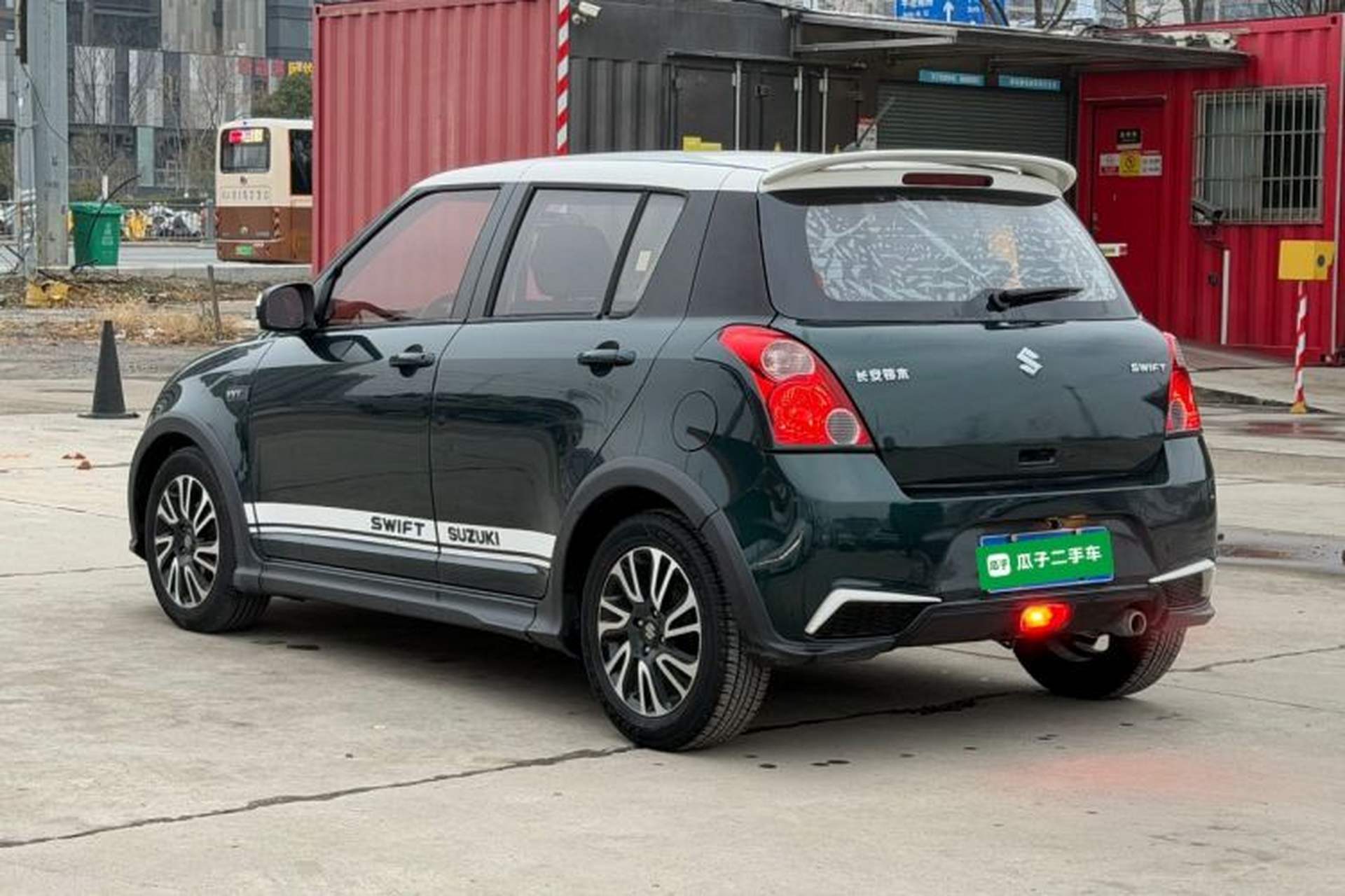 Used Suzuki Swift 2016 1.5L Automatic Fashionable Coolplay Edition Exterior 3