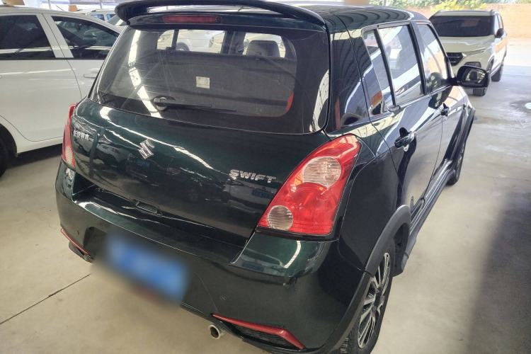 Used Suzuki Swift 2016 1.5L Automatic Fashionable Coolplay Edition Exterior 4