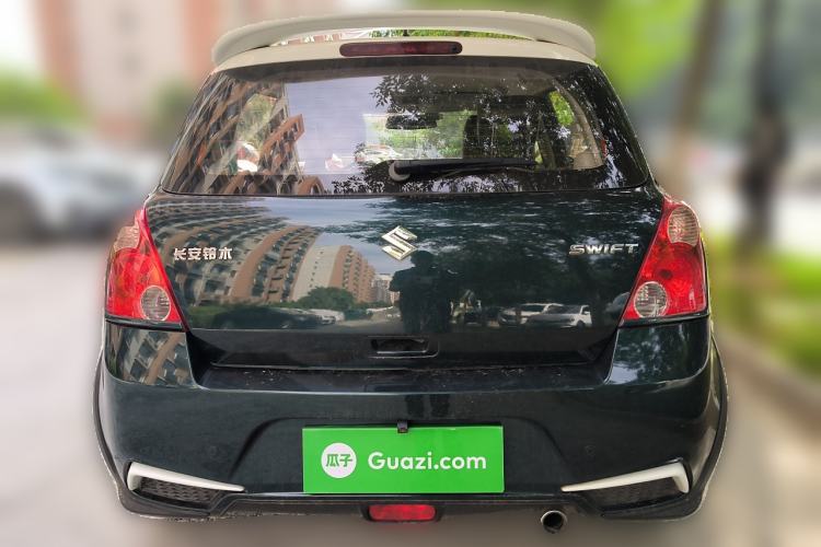 Used Suzuki Swift 2016 1.5L Manual Fashion Edition Cool Play Version Exterior 4