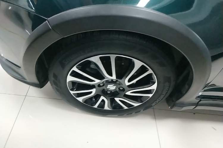 Used Suzuki Swift 2016 1.5L Automatic Fashionable Coolplay Edition Exterior 4