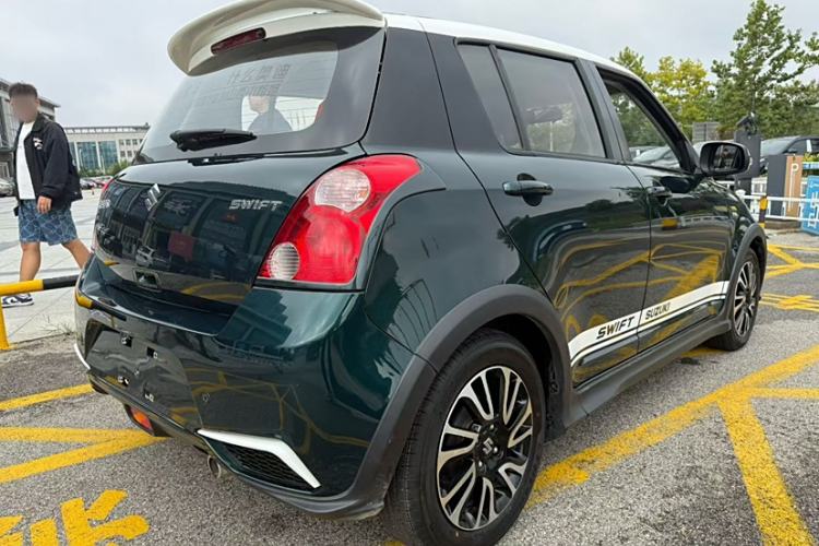 Used Suzuki Swift 2016 1.5L Automatic Fashionable Coolplay Edition Exterior 5