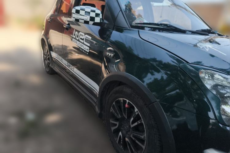 Used Suzuki Swift 2016 1.5L Automatic Fashionable Coolplay Edition Front Right 45 Deg