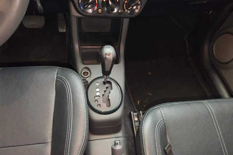 Used Suzuki Swift 2016 1.5L Automatic Fashionable Coolplay Edition Gear Lever