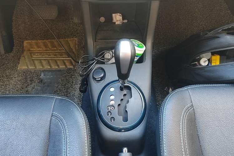 Used Suzuki Swift 2016 1.5L Automatic Fashionable Coolplay Edition Gear Lever
