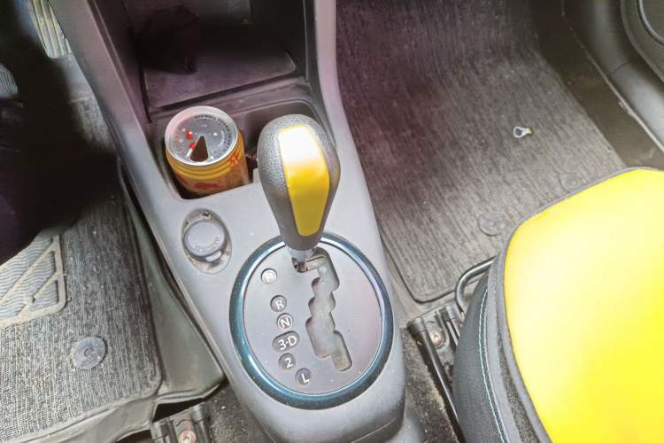 Used Suzuki Swift 2016 1.5L Automatic Fashionable Coolplay Edition Gear Lever
