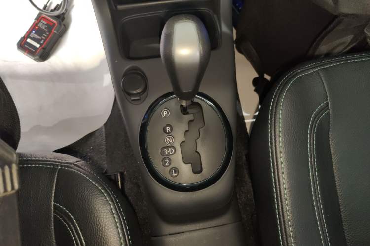 Used Suzuki Swift 2016 1.5L Automatic Fashionable Coolplay Edition Gear Lever