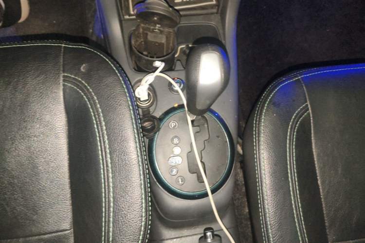 Used Suzuki Swift 2016 1.5L Automatic Fashionable Coolplay Edition Gear Lever