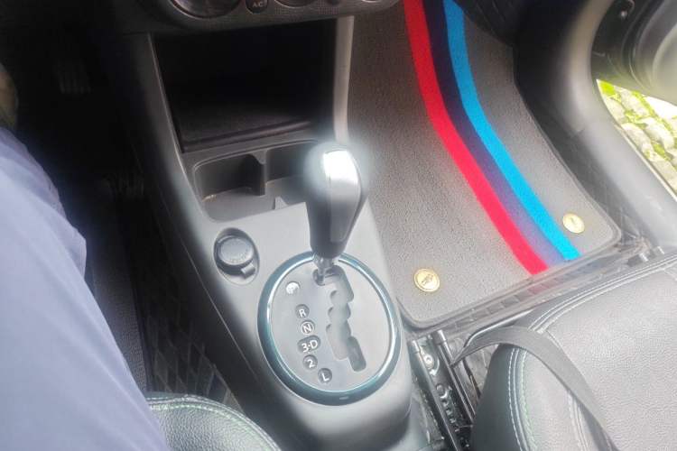 Used Suzuki Swift 2016 1.5L Automatic Fashionable Coolplay Edition Gear Lever