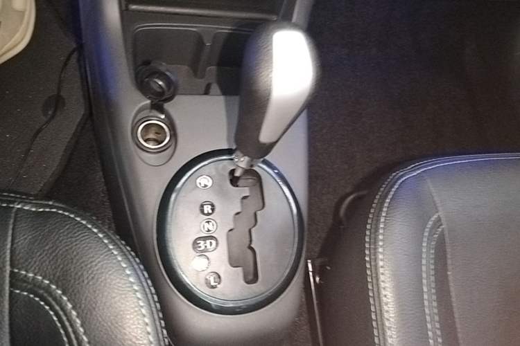 Used Suzuki Swift 2016 1.5L Automatic Fashionable Coolplay Edition Gear Lever