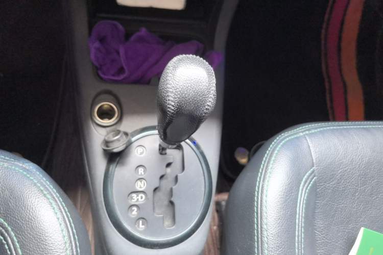 Used Suzuki Swift 2016 1.5L Automatic Fashionable Coolplay Edition Gear Lever