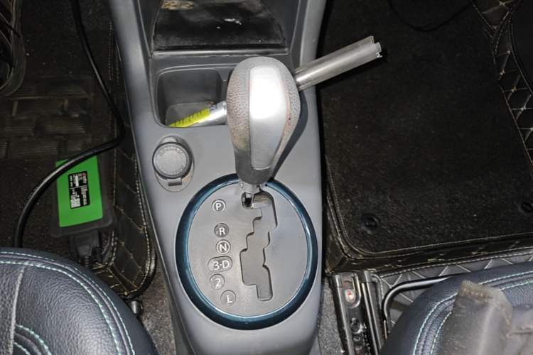 Used Suzuki Swift 2016 1.5L Automatic Fashionable Coolplay Edition Gear Lever